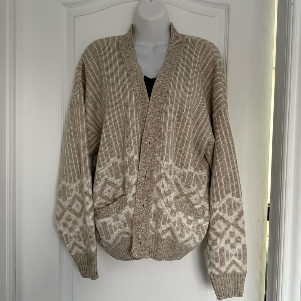 Vintage geometric beige cardigan